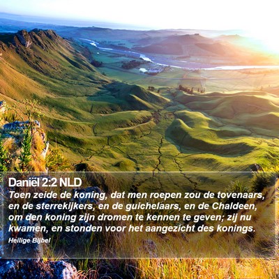 Daniël 2:2 NLD Bible Verse Image